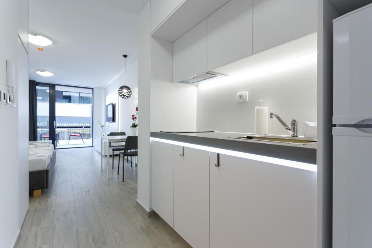 Apartments Sindy And Mendy With Parking Space In The Garage Dubrovnik Exterior photo